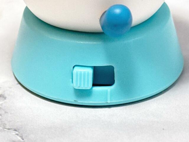 台座背面にスイッチ付き