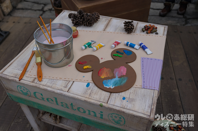 「ダッフィーのハートウォーミング・デイズ」デコレーション（ジェラトーニの作業台）