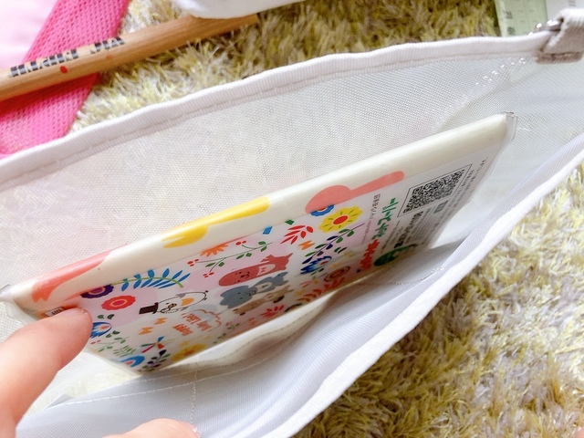 【無印良品 綿・母子手帳ケース用リフィル・大】処方箋や領収書なども入れるスペースがあります