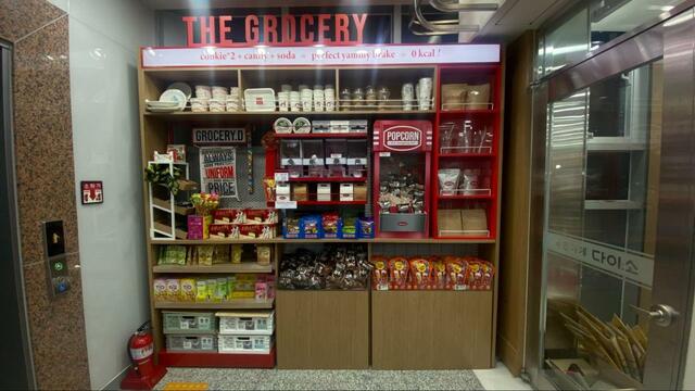 【韓国ダイソー】階ごとに商品が飾り付けてあり分かりやすい