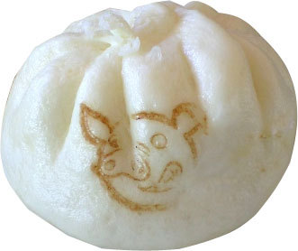 長野県・戸狩温泉特産「りんご豚まん」（戸狩温泉スキー場）