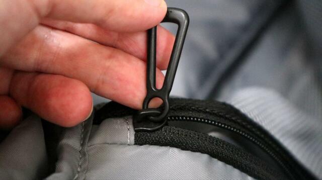 【adidas（アディダス） マストハブ シーズナル トートバッグ】ファスナーはつまみやすく、小物整理もスムーズに行えます◎