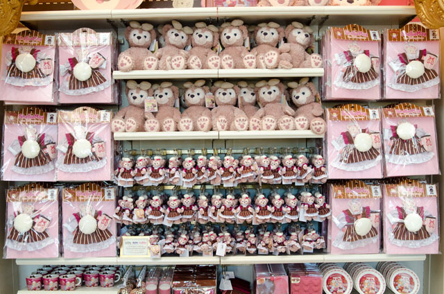 東京ディズニーシー「スウィート・ダッフィー」（2015年）スペシャルグッズ ©Disney