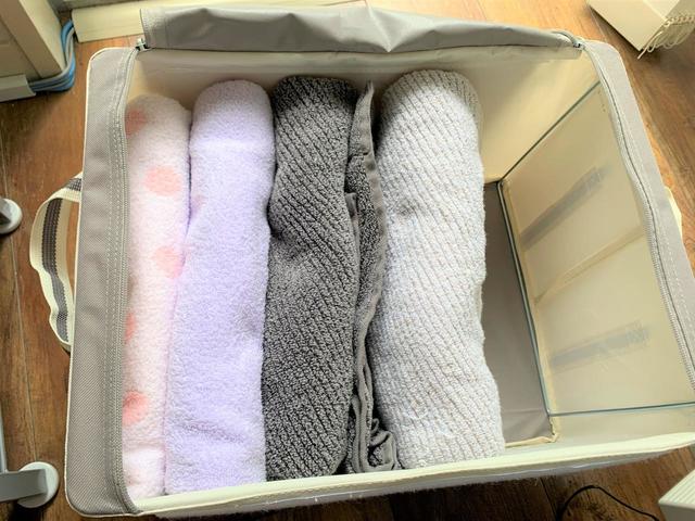 「積み重ねできるストレージボックスM」こちらも蓋付き！