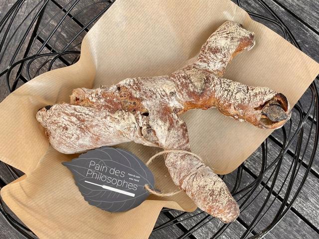 【パン デ フィロゾフ】リンゴの木をイメージした「ポミエ」