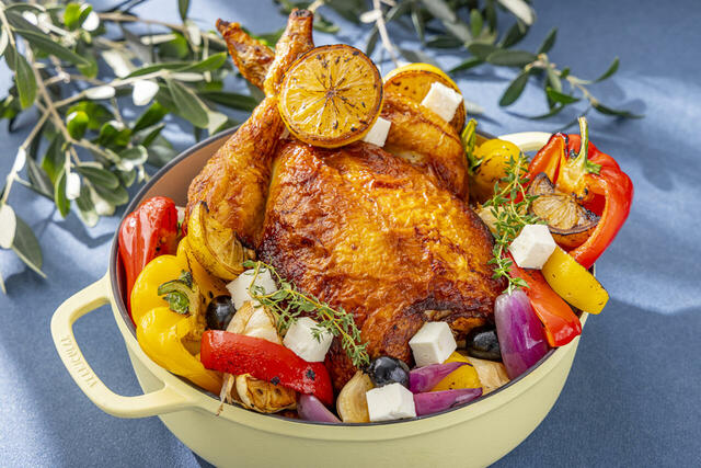 「グリークチキン ガーリックレモンマリネ」＜期間：2025年12月26日～2026年3月11日＞【【ヒルトン名古屋】年末年始はズワイガニ・マグロ・サーモン・エビ食べ放題！地中海グルメで彩る冬のビュッフェ開催！】