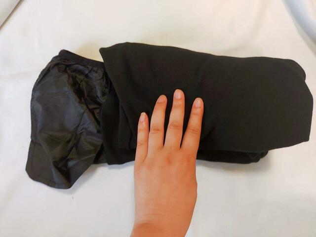 何度も折りたたんで、コンパクトに