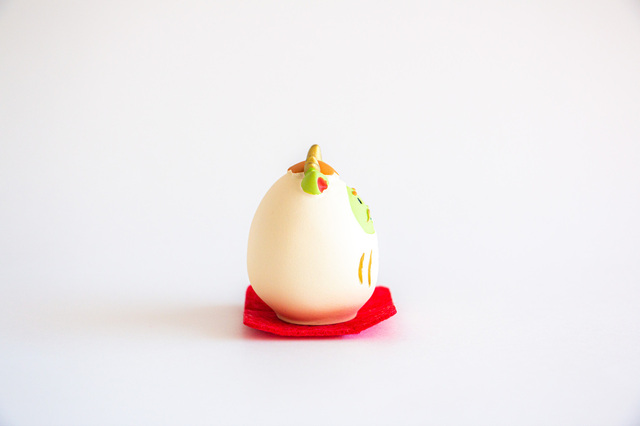 干支だるま　コンコンブル　たつ白　748円（税込）