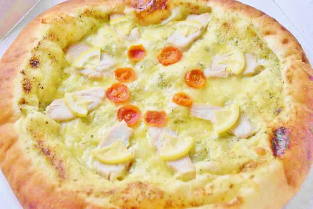 ジェノベーゼソースとレモンが香る。