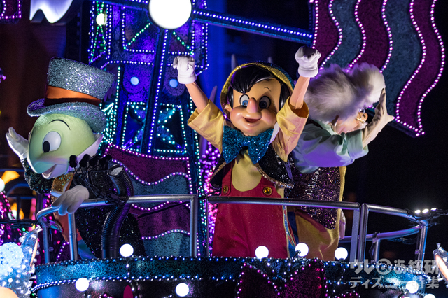 クリスマスバージョン「東京ディズニーランド・エレクトリカルパレード・ドリームライツ」（2016年）｜東京ディズニーランド「クリスマス・ファンタジー」