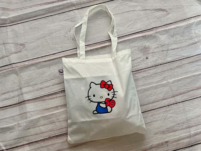 バッグインバッグとして使った付録のポーチを含めた持ち物をイン！