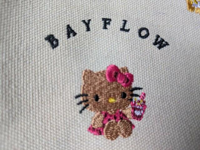 日焼けハローキティの刺繍が可愛い