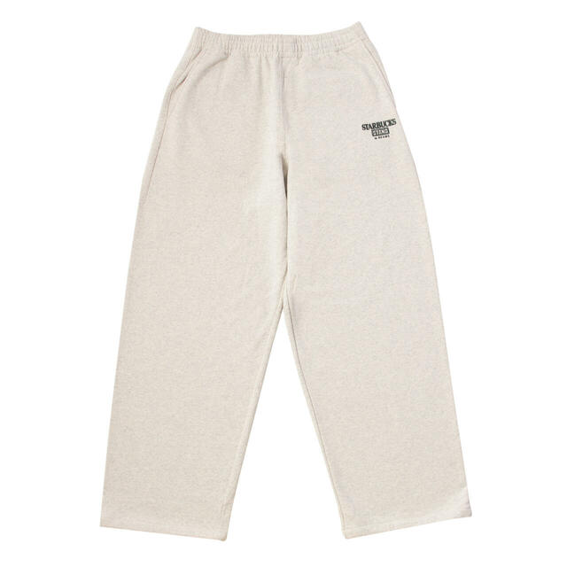 「STARBUCKS STAND by BEAMS LOGO スウェットパンツ（オートミール）」＜価格：16,500円（税込）＞【毎日のコーヒーシーンを彩るアイテムが勢ぞろい！「STARBUCKS STAND by BEAMS」の定番コレクション『CORE Collection』に第2弾が登場！】