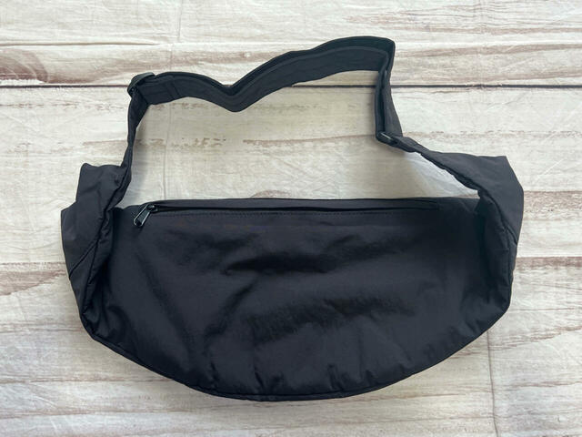 メイン収納は背面にあります