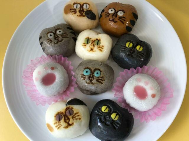 【招福猫子（ねこ）まんじゅう】猫のおまんじゅう8個と肉球のお饅頭が2個の全10個入