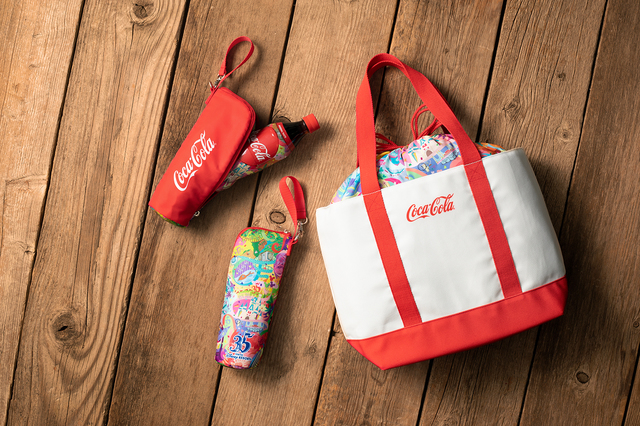 ペットボトルケース 1,600円、クーラーバッグ 3,600円
