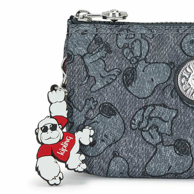 【Kipling×PEANUTS】「ジョー・クール」スタイルのサングラスをかけたチャーム