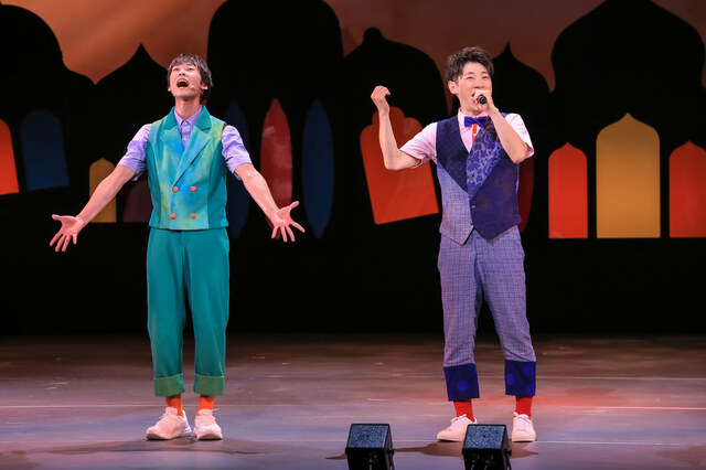 公演の模様【世界迷作劇場 2023〜24】撮影:吉田実希