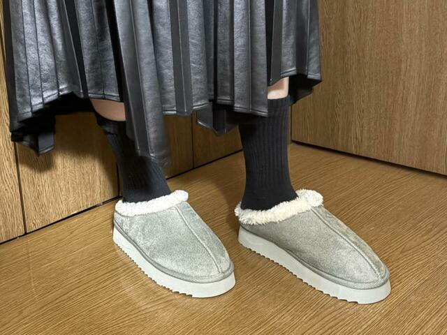 【ワークマン　レディースかかと踏めるムートン風シューズ】普段使い、職場用などにはもちろん、冬のサンダルとしてかなり重宝！