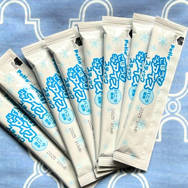 【ペティオごほうびプチアイスバニラ風味スティックタイプ】気になるカロリーは1本たったの約10kcal！