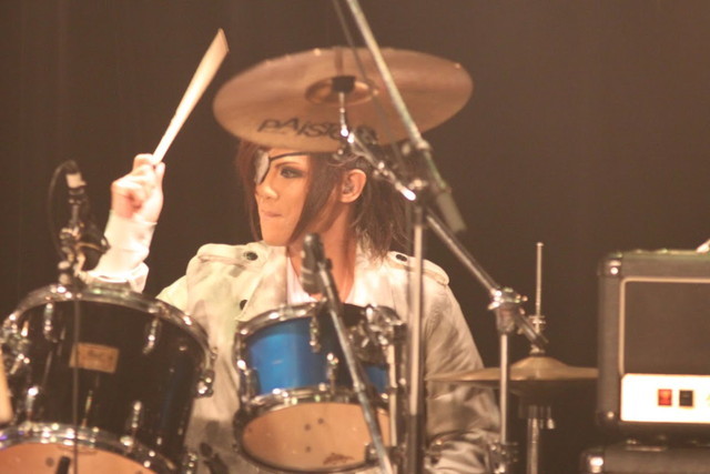 Jin-Machine（一日目）　ルーベラ・木村・カエレ（Dr）