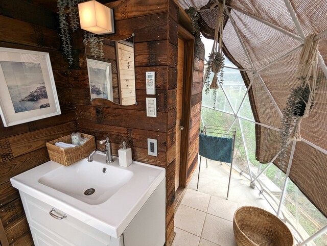 【CocoHawaii】ラグジュアリーサイトのサブテント内