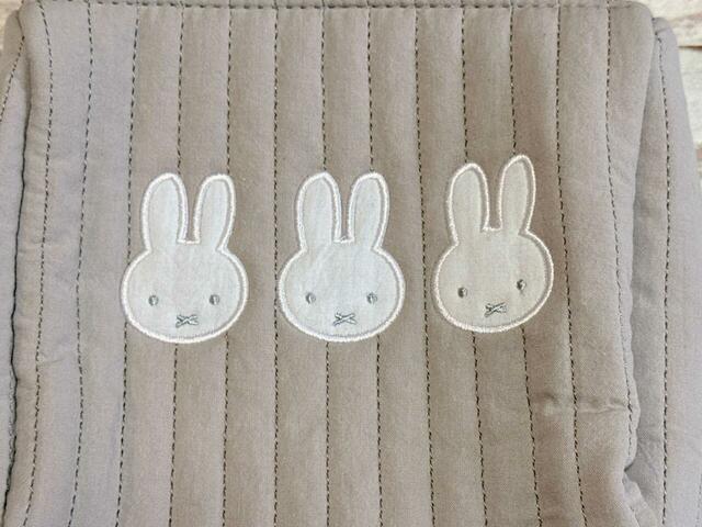 フロントにミッフィーのお顔アップリケが3つ並んだデザインがかわいすぎる〜！