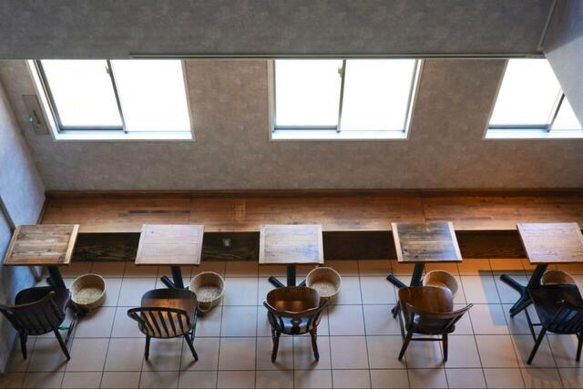 【広島の人気カフェ3選　”choueccha”】明るい一階席やカウンターで店員さんの様子を見ながら食べるのも楽しいかもしれません◎