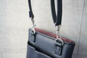 取り外し可能なショルダーストラップ