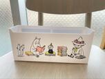 【宝島社　MOOMIN マルチに使えるマグネット収納ボックス 2個セット BOOK 】大きい方のサイズは、高さ11×幅25.5×奥行7cm