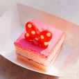 トータリー・ミニーマウススーベニアメニュー|ミックスベリーケーキ