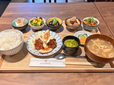 【焼鳥IPPON⁺ Tokyo】メインのチキン南蛮と副菜おばんざい