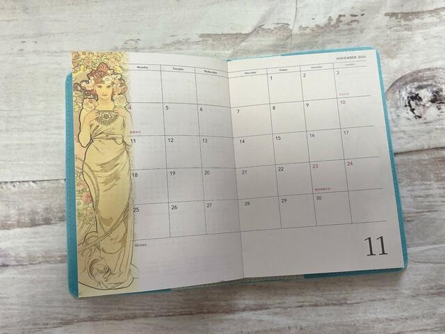 2024年11月始まりなため、すぐ使えるのがうれしい!採用されているアートは「四つの花〜ROSE」ちなみに2025年の11月も同じアートデザインです