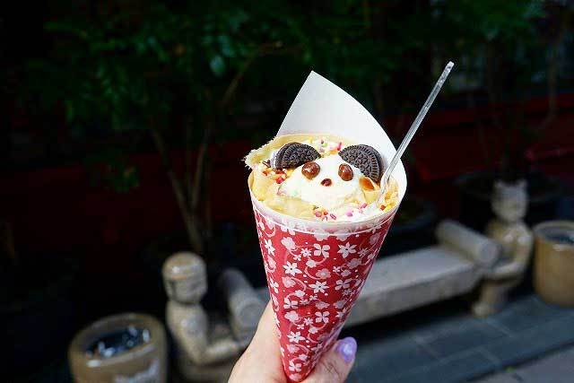 パンダクレープ 600円（駄菓子百貨店）