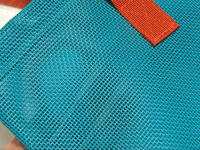 【DOD サマータイムあみちゃんS】素材はポリ塩化ビニル。硬めの生地で、自立するほどしっかりしています