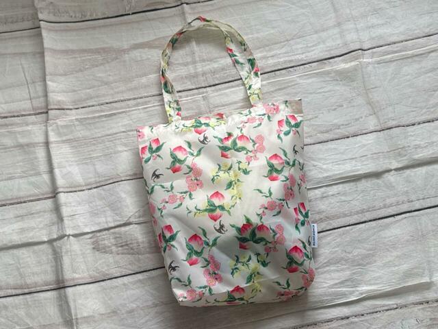 外で仕事をする際の荷物をイン！