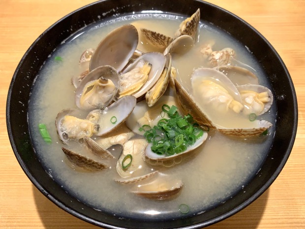 あさりの味噌汁は単品だと550円【天ぷら定食 まきの】