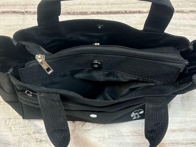 ポケット6：内側フロント側のマグネットボタン付きポケット