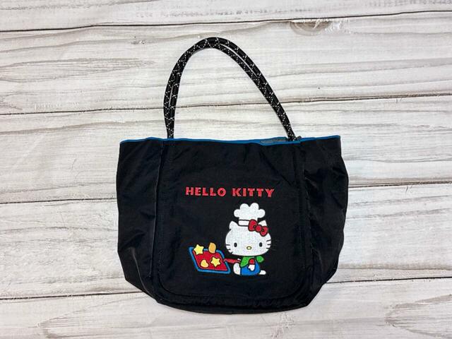 レディース　シシュウトート（SANRIO）／税込2,420円