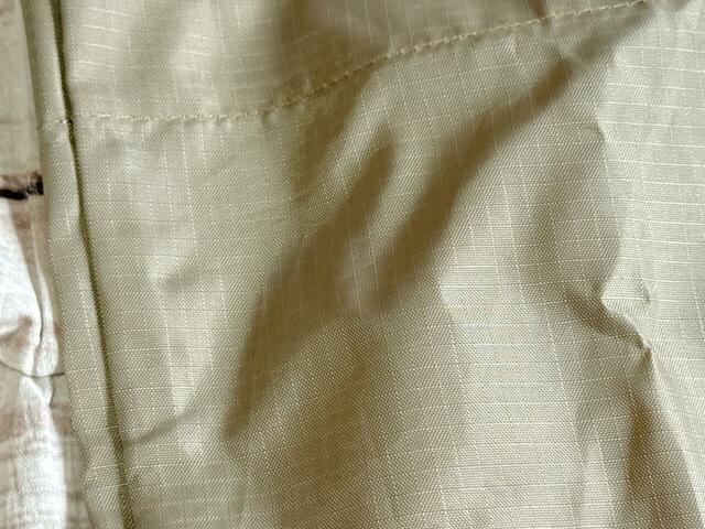 素材はポリエステル。軽くて丈夫なリップストップ生地