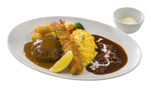 コンビプレート（ハンバーグ、エビフライ、オムライス＆ハッシュドビーフ） 1,980円｜東京ディズニーランド「センターストリート・コーヒーハウス」｜エッグハント・テイスティング対象メニュー｜東京ディズニーリゾート「ディズニー・イースター」2019