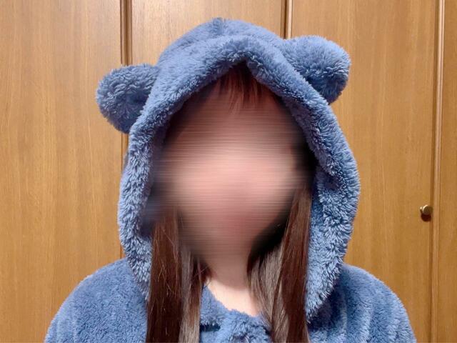 フードをかぶっても耳がしっかり立ちます！【GU（ジーユー）マシュマロフィールラウンジパーカ(長袖) Chiikawaちいかわ ブルー】