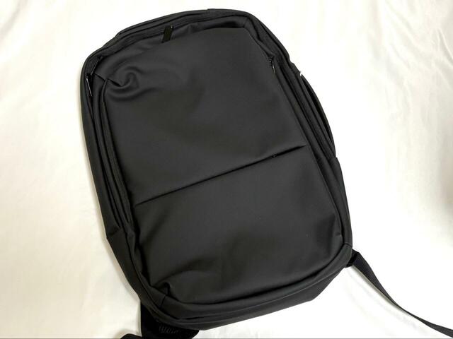 【3COINS 4パーテーション2WAYリュック／MENS】重さは約550g（筆者実測）。ノートPCを入れても重さは気になりませんでした！