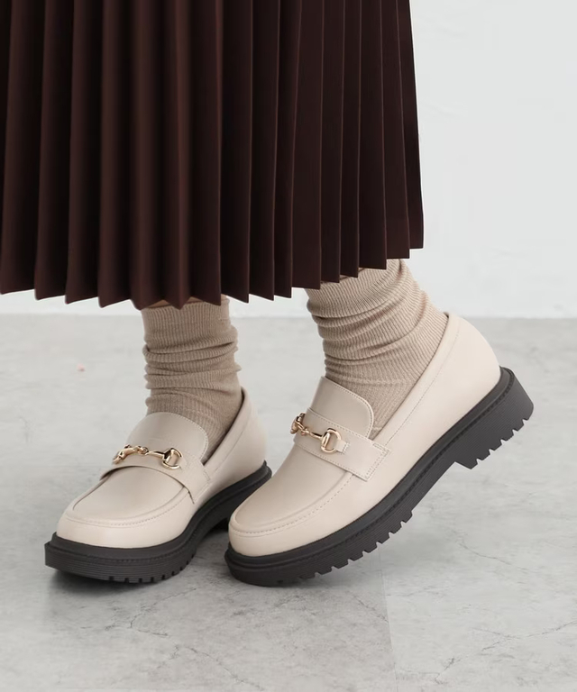 「ボリュームローファー」3,280円（税込）