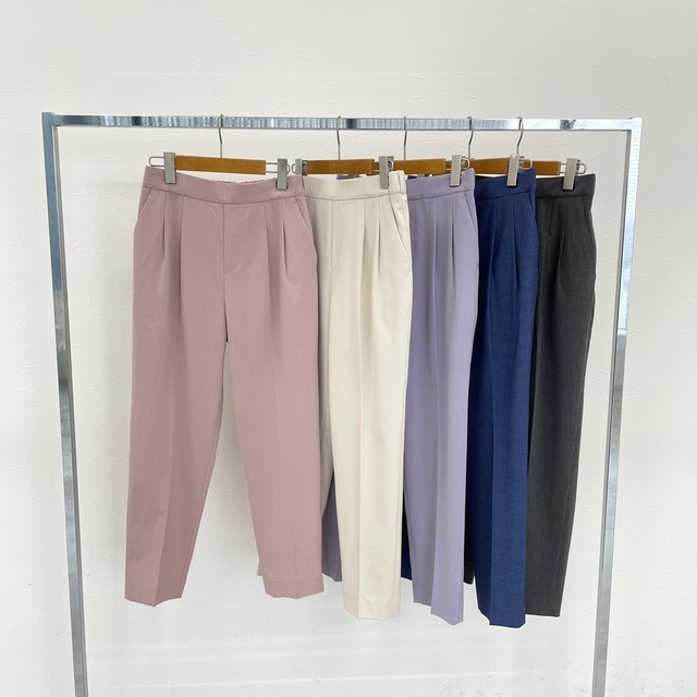 【グローバルワークのウェア売上ランキング 1位】「ウツクシルエットテーパードパンツ」4,510円（税込）