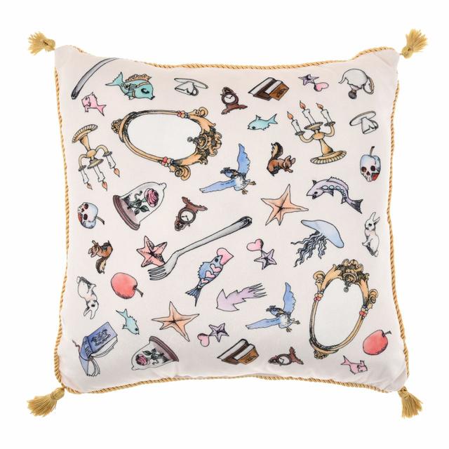 ディズニープリンセス クッション／4,400円 (税込)