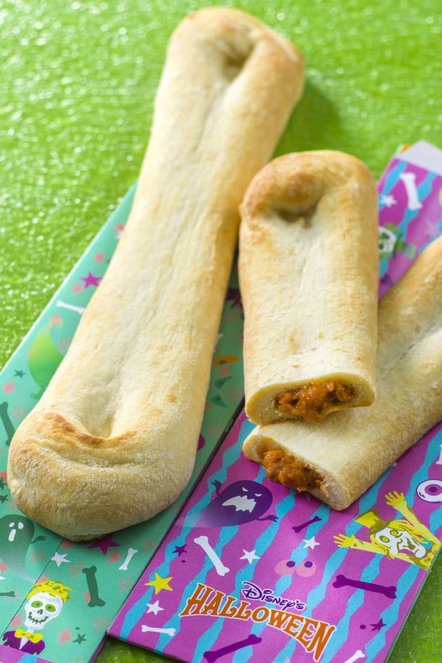 ハロウィーン・ボーンシェイプ・ナン（ミートソース）