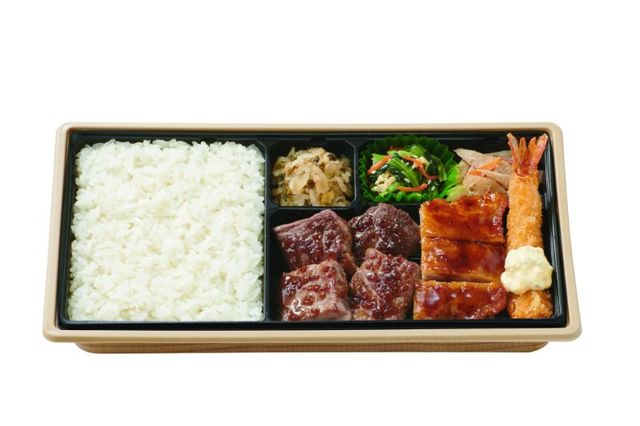 （テイクアウト）『カットステーキミックス弁当』 790円（税込）