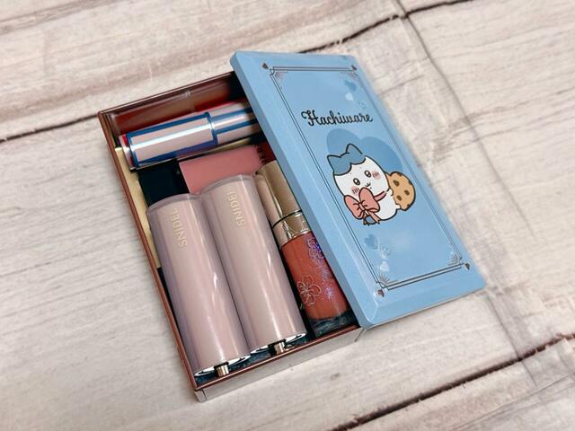 リップ類を入れるのもおすすめ！【ちいかわチョコレート缶 ハチワレ】