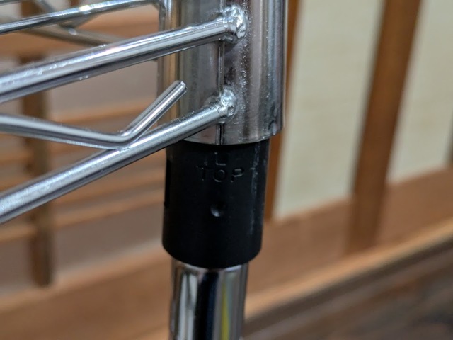 【Amazon basics　3段スチールラック キャスター付き】黒いストッパーは取り付け不可の場所があるため、位置をしっかり確認しましょう◎